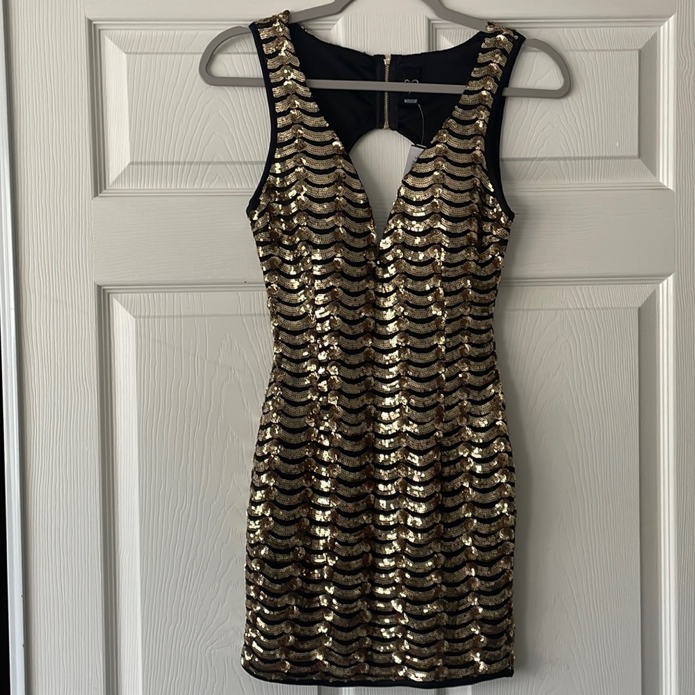 Brand: Windsor Size: XS Color: Black and Gold
